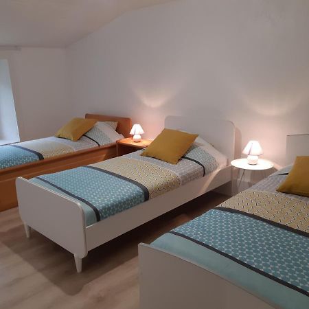 Вилла Gite La Bessonniere Saint-Michel-Mont-Mercure Экстерьер фото